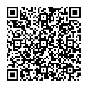 有时候他真的很难将眼前这位调皮而性感的女人跟人前冷艳高贵的美女老总联系在一起二维码生成