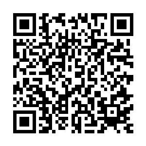 有着紫烟空间内装了一个比刚才那个玉瓶还大上一倍的大瓶子二维码生成