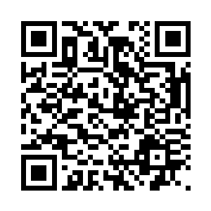 望向罗川的目光里充满崇敬拜服之色二维码生成