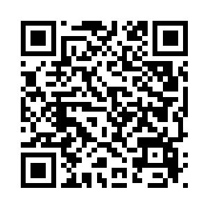 望着范筱梵和张潇晗几乎并肩而行二维码生成