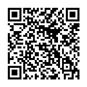 朝着远处阿瑞斯身上那被上帝控制的一半躯体狠狠斩去二维码生成