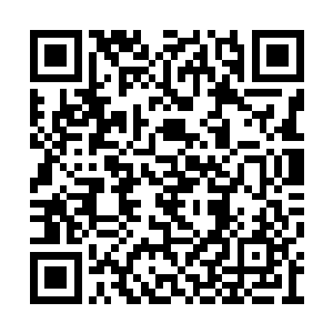 朝着那已经被愤怒等人所压制的女武神杀了过去二维码生成