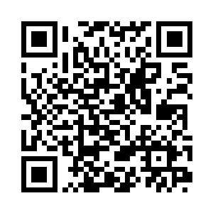 朝着那正在抽身后退的楚旬追了过去二维码生成