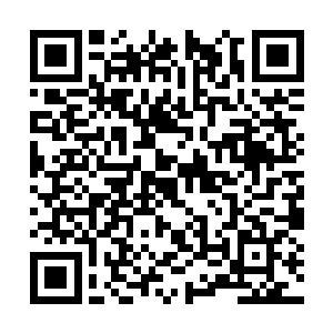 本是已经渐渐暗下来的天空突然变得五彩缤纷起来二维码生成