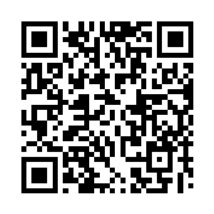 本来因为泡澡而红润的小脸变的绯红一片二维码生成
