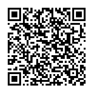 本来陶美佳她们就打算喊吴虎臣和她们一起去参加这次的同学聚会的二维码生成