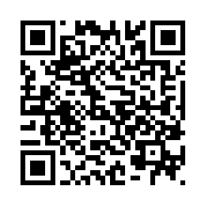 本能的弯腰要去抓地上的左轮手枪二维码生成