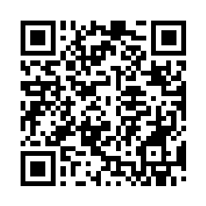 朱姬如树袋熊般手足并用紧紧挂在他右臂上二维码生成