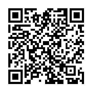 朱晓艳美目中流露出一丝迷离疑惑甚至还有那么一丝的失落二维码生成