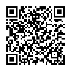 朱父还有大哥朱平川在旧宅和新宅间的胡同挂起来两串鞭炮二维码生成