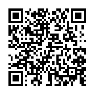 李三人虽然感觉这个服务员望着他们的眼神很是怪异二维码生成