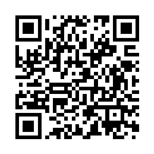 李世坤双手捧着一只古朴大气的盒子二维码生成