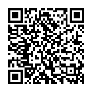 李奇就是希望能够凭借这三样鼓励百姓迁移到了大城市里面来二维码生成