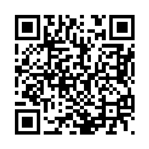 李川一边面带笑容地告别皇甫昕和皇甫奇二维码生成