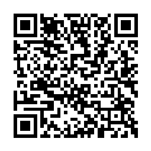 李彤站在林鹏飞的一侧挡住趁混乱挥手的叶伯亭二维码生成