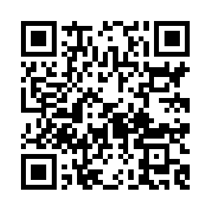 李梦婕看到冷轩在观察她们的表情二维码生成