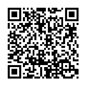 李耀甚至能用一根手指头挂在一厘米宽的窗沿上二维码生成