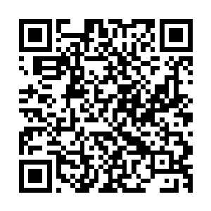 李耀看到对方一排掩映在波涛中的战舰前方升起了一团团白烟二维码生成