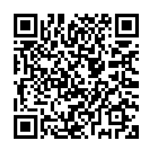 李锐以前只在好莱坞的电影以及极少的几部国产大片里看到过二维码生成