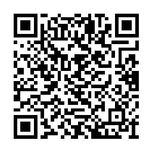 李雨彤又将一封满是英文的信交到了林烽的手中二维码生成