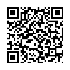 李雨彤笑着指了指其他的衣服说道二维码生成