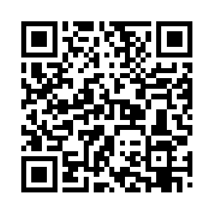 村委主任一边劝一边一把抱住赵老伯二维码生成