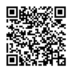 来自各个地方的人流会把这些或简单或豪华的建筑填满二维码生成