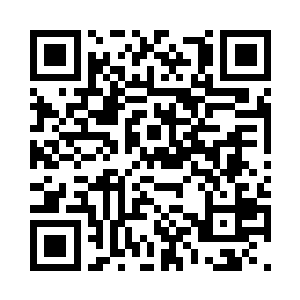 杨开注意到的那个矮小男子同样起身二维码生成