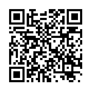 杨晨把手上的牌往桌面上轻轻一按二维码生成