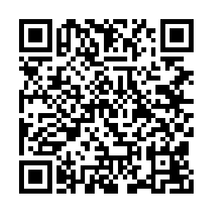 杨月华明显感觉到有人用手掌打了自己屁屁一下二维码生成