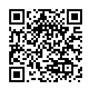 杨校长抚了抚没有留下几根的头发二维码生成