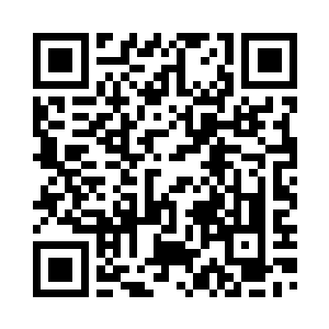 杨洛和叶天明蹲在地上仔细的看着二维码生成