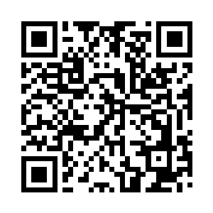 杨洛快速抬起手抓住对方拿着军刀的手腕二维码生成