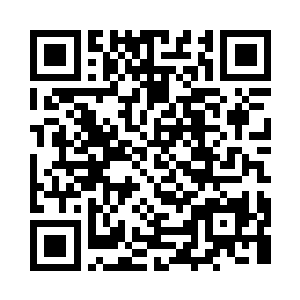 杨玲珑的身形从许紫烟的身前缓缓走过二维码生成