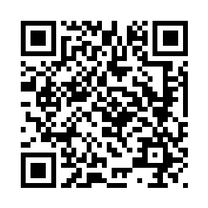 杨辰忙活着又给马桂芳倒上葡萄酒二维码生成