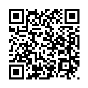 杨辰正看着窗外缓缓倒退的山间风景二维码生成