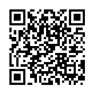 杨辰的目光锁定在了四个黑衣人手臂上二维码生成