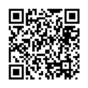 杨辰还不忘时不时把手放到萧芷晴的大腿上二维码生成