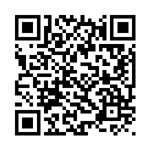 杰克逊狠狠给了梅尔菲勒一个拥抱二维码生成