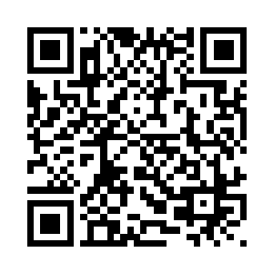 松康将一扇屏风搬过来挡到床榻前二维码生成