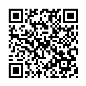 林樱身上是庄之蝶为她准备的一件黑色长裙二维码生成