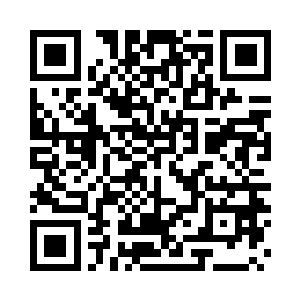 林采依一身干练性感的职业套装款款走来二维码生成