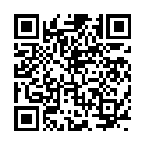果然在血色的浓雾中看到了盘坐在地的人影二维码生成