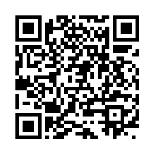 果然马上夏云杰的背后碰触到了两团柔软二维码生成