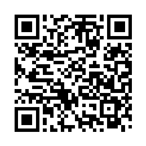 枯黄的地面上忽然间就升起一道一丈多高二维码生成