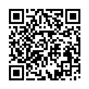 查理兹细细地看着那窗户上的一张张海报二维码生成