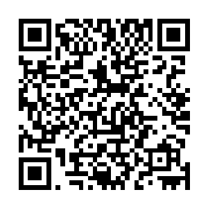 柳丛云清楚的感觉到周围的人射在自己身上的不善的目光二维码生成