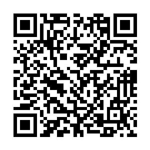 柳昔卿一下子就想到了宋媚双几乎不离手的那柄长剑二维码生成