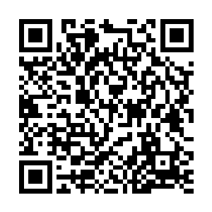 柳逸尘不记得在那次拍卖会上见过这个华裔中年男人二维码生成