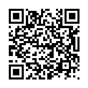 柳逸尘在松江卫校的女寝旁边摆开了摊子二维码生成